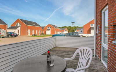 Ginger - 2.3Km from the Sea