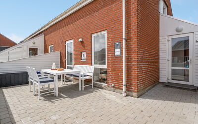 Mariam - 2.3Km from the Sea