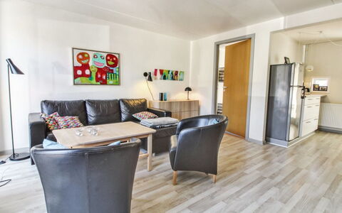 Arna - 2.3Km from the Sea: Costruzione, Casa, Finestra, Casa, Tetto, Zona Residenziale, Arbusto, Villetta, Lotto