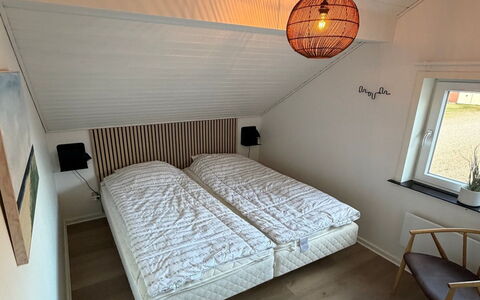Adils - 2.5Km from the Sea: Camera Da Letto, Legna, Letto, Interior Design, Mobilia, Pavimentazione, Pavimento, Bedding, Lenzuolo, Soffitto