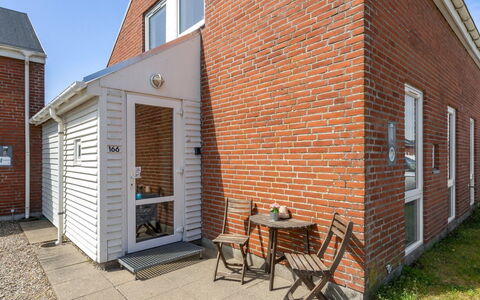 Adils - 2.5Km from the Sea: 