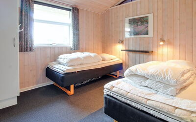 Elsbeth - 500M from the Sea