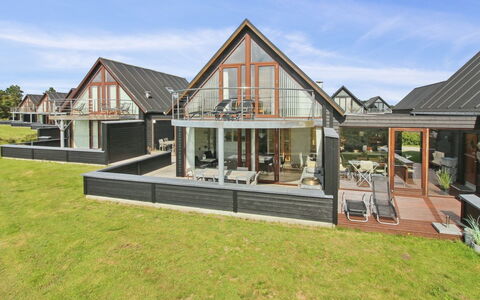 Merisa - 2.5Km from the Sea: Villetta, Casa, Casa, Tetto, Portico, Estate, Raccordo, Edifici Giardino, Agriturismo, Cortile