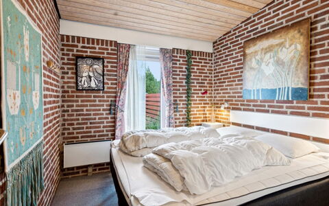 Sedine - 3.9Km from the Sea: Camera Da Letto, Letto, Brick, Lenzuolo, Bedding, Telaio Del Letto, Mobilia, Muratura, Appartamento, Biancheria
