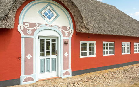 Willi - 3Km from the Sea: Tetto, Casa, Lotto, Casa, Villetta, Estate, Edifici Giardino, Shade, Log Cabin, Landscaping