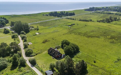 Willi - 3Km from the Sea: Appartamento, Shade, Balcone, Sedia, Recinzione, Mobili Da Esterno, Alluminio, Erba Sintetica