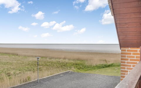 Perttu - 3.5Km from the Sea: Appartamento, Shade, Balcone, Sedia, Recinzione, Mobili Da Esterno, Alluminio, Erba Sintetica