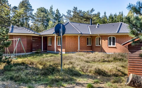 Agusta - 1.1Km from the Sea: Tetto, Casa, Zona Residenziale, Casa, Estate, Villetta, Design