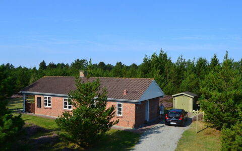 Angret - 3.5Km from the Sea: Erba, Casa, Tetto, Casa, Villetta, Arbusto, Lotto, Area Rurale, Agriturismo, Groundcover