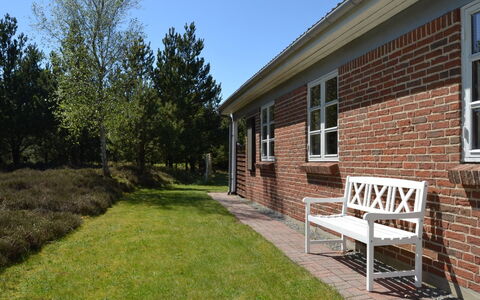 Angret - 3.5Km from the Sea: Erba, Casa, Tetto, Casa, Villetta, Arbusto, Lotto, Area Rurale, Agriturismo, Groundcover