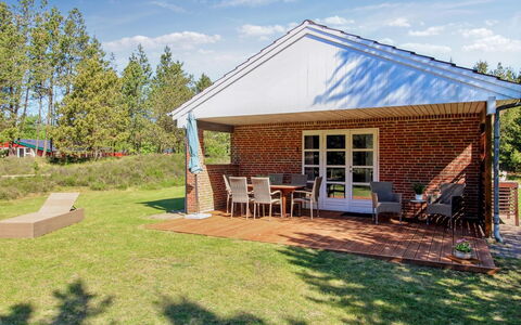 Angret - 3.5Km from the Sea: Erba, Casa, Tetto, Casa, Villetta, Arbusto, Lotto, Area Rurale, Agriturismo, Groundcover