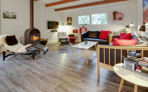 Odsten - 1Km from the Sea: Legna, Casa, Villetta, Casa, Tetto, Area Rurale, Raccordo, Log Cabin, Edifici Giardino, Latifoglie