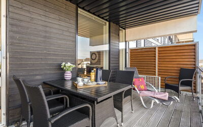 Jurviis - 100M from the Sea