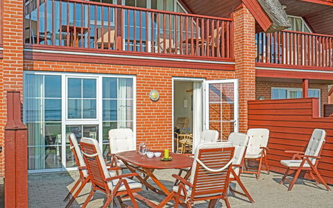 Henrietta - 3.5Km from the Sea: Mobilia, Sedia, Mobili Da Esterno, Appartamento, Portico, Color Legno, Balcone, Cucina & Sala Da Pranzo Tavolo, Shade, Deck