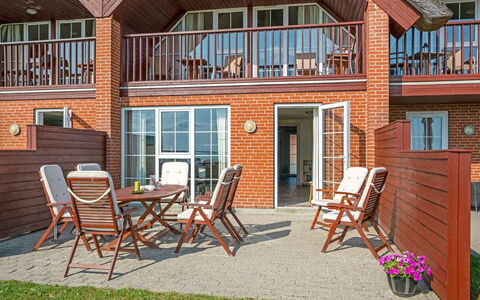 Henrietta - 3.5Km from the Sea: Appartamento, Sedia, Color Legno, Raccordo, Balcone, Mobili Da Esterno, Portico, Deck, Villa, Cucina & Sala Da Pranzo Tavolo