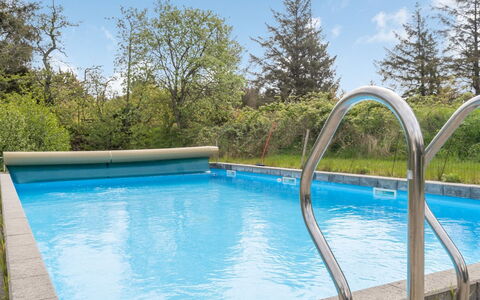 Rea - 5Km from the Sea: Blu, Piscina, Materiale Composito, Tempo Libero, Shade, Landscaping, Ricorrere, Mobili Da Esterno, Backyard, Giochi D'Acqua
