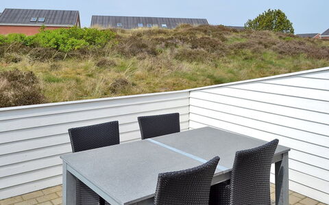 Mirija - 2.3Km from the Sea: Legna, Mobili Da Esterno, Raccordo, Deck, Plank, Shade, Latifoglie, Color Legno