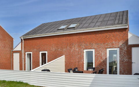Arabella - 2.3Km from the Sea: Tetto, Casa, Lotto, Casa, Villetta, Estate, Edifici Giardino, Shade, Log Cabin, Landscaping