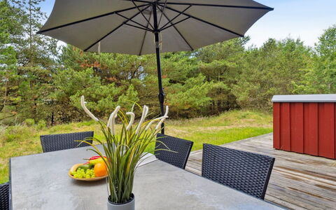 Urpo - 6Km from the Sea: Arbusto, Urban Design, Groundcover, Brick, Appartamento, Estate, Muratura, Balcone, Landscaping