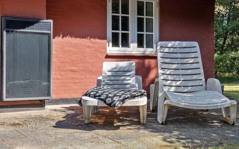 Gudmund - 3.9Km from the Sea: Mobilia, Mobili Da Esterno, Sedia, Villetta, Shade, Latifoglie, Giardino, Color Legno, Cortile, Lettino