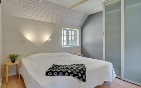 Gudmund - 3.9Km from the Sea: Pavimentazione, Pavimento, Interior Design, Legna, Soffitto, Camera Da Letto, Letto, Mobilia, Camera, Pavimento In Legno
