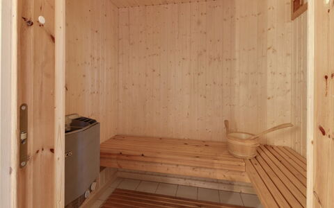 Naili - 3.1Km from the Sea: Legna, Pavimentazione, Mobilia, Lavello, Interior Design, Pavimento, Apparecchio Major, Controsoffitto, Idraulico Fixture, Cucina