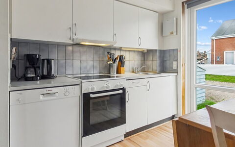 Nilaus - 2.3Km from the Sea: Legna, Cucina, Apparecchio Major, Appartamento, Elettrodomestico Da Cucina, Materiale Composito, Controsoffitto, Lavandino Della Cucina, Cabinetry, Cucina Stufa