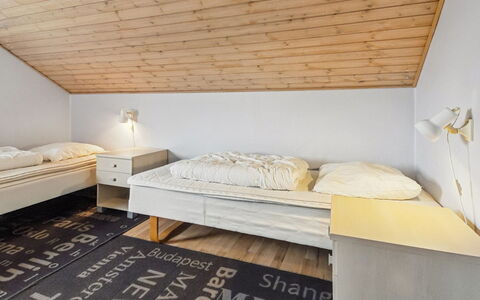 Nilaus - 2.3Km from the Sea: Letto, Camera Da Letto, Pavimento, Interior Design, Pavimentazione, Legna, Bedding, Lenzuolo, Soffitto, Camera