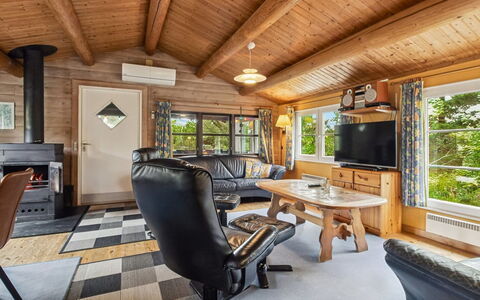 Thorbergh - 2Km from the Sea: Legna, Casa, Mobilia, Villetta, Soffitto, Casa, Log Cabin, Porta, Divano, Soggiorno