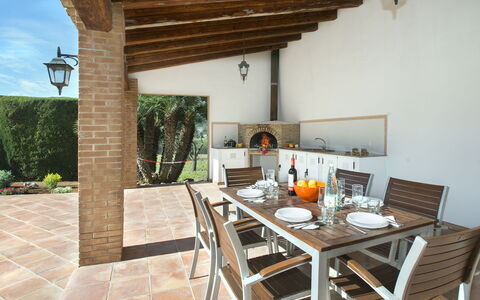 Villa Armonia: Nube, Cielo, Acqua, Mobili Da Esterno, Shade, Tavolo, Tavolo Esterno, Sedia, Condominio, Portico