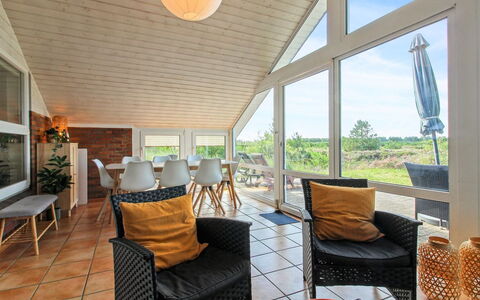 Alfwin - 3Km from the Sea: Legna, Mobilia, Sedia, Casa, Tavolo, Soffitto, Cucina & Sala Da Pranzo Tavolo, Portico, Pavimento In Legno, Latifoglie