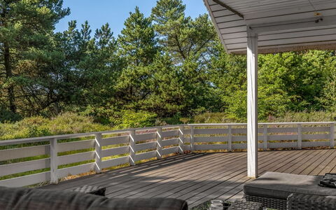 Lin - 2.9Km from the Sea: Legna, Portico, Deck, Shade, Mobili Da Esterno, Latifoglie, Corrimano, Plank, Struttura Esterna, Giardino