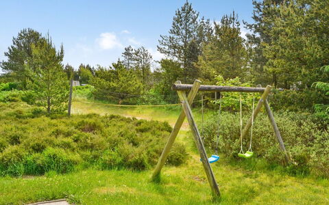 Gunlög - 3.1Km from the Sea: Erba, Verde, Vegetazione, Arbusto, Pascolo, Lotto, Prato, Pascolo, Giardino