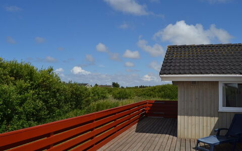 Arnkil - 700M from the Sea: Arbusto, Urban Design, Groundcover, Brick, Appartamento, Estate, Muratura, Balcone, Landscaping