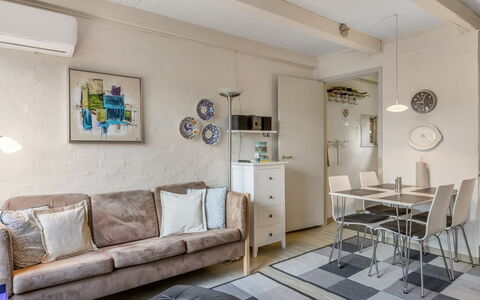 Volmer - 3.9Km from the Sea: Tetto, Casa, Casa, Villetta, Porta, Raccordo, Estate, Prato, Cortile, Portico