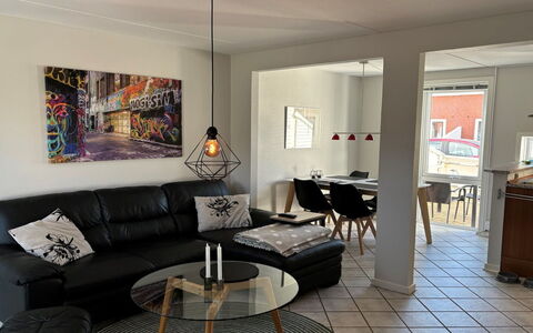 Bosse - 2.3Km from the Sea: Mobilia, Interior Design, Pavimentazione, Parete, Pavimento, Divano, Legna, Soggiorno, Soffitto, Camera
