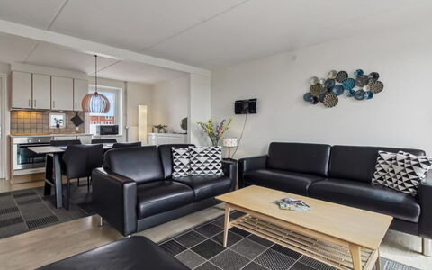 Femja - 2.3Km from the Sea: Mobilia, Interior Design, Divano, Pavimentazione, Pavimento, Soffitto, Soggiorno, Camera, Appartamento, Illuminazione