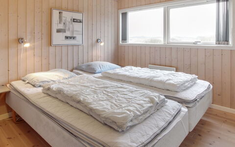 Oivi - 430M from the Sea: Camera Da Letto, Legna, Lenzuolo, Letto, Bedding, Telaio Del Letto, Soffitto, Biancheria, Congelamento, Calotta Di Ghiaccio