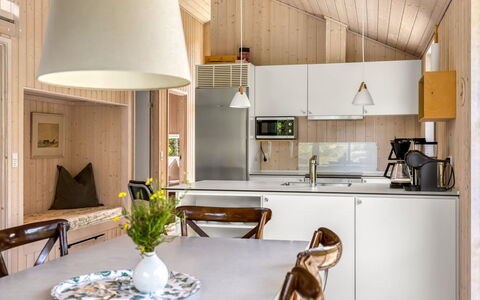 Turkka - 3.8Km from the Sea: Mobilia, Interior Design, Cucina, Pavimentazione, Lampada, Legna, Soffitto, Controsoffitto, Camera, Pavimento