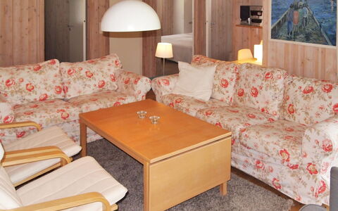 Sena - 250M from the Sea: Legna, Casa, Villetta, Casa, Tetto, Area Rurale, Raccordo, Log Cabin, Edifici Giardino, Latifoglie