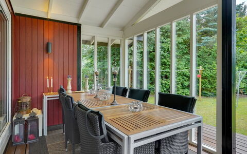Malwina - 800M from the Sea: Mobilia, Legna, Sedia, Tavolo, Interior Design, Portico, Mobili Da Esterno, Cucina & Sala Da Pranzo Tavolo, Soffitto, Pavimento