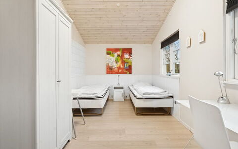 Mahalia - 300M from the Sea: Legna, Interior Design, Pavimento, Pavimentazione, Soffitto, Camera Da Letto, Camera, Letto, Pavimento In Legno, Latifoglie