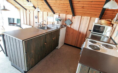 Keijo - 1.5Km from the Sea: Legna, Color Legno, Latifoglie, Cucina, Capannone, Lavello, Log Cabin, Lavandino Della Cucina, Compensato, Plank