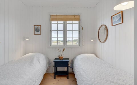 Aleksi - 500M from the Sea: Legna, Camera Da Letto, Letto, Pavimento, Bedding, Lenzuolo, Telaio Del Letto, Biancheria, Soffitto, Plank