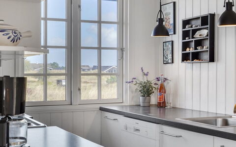Aleksi - 500M from the Sea: Interior Design, Cucina, Controsoffitto, Mobilia, Pavimentazione, Cabinetry, Illuminazione, Casa, Lampada, Elettrodomestico Da Cucina