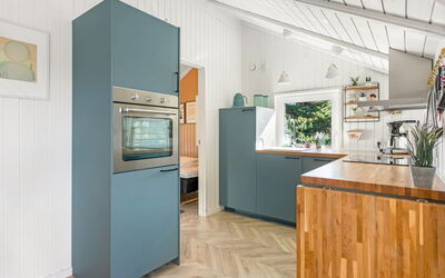 Skyler - 1Km from the Sea