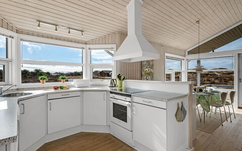 Ferdine - 1.5Km from the Sea: Interior Design, Soffitto, Pavimentazione, Cucina, Pavimento, Elettrodomestico, Elettrodomestico Da Cucina, Controsoffitto, Cabinetry, Apparecchio Major
