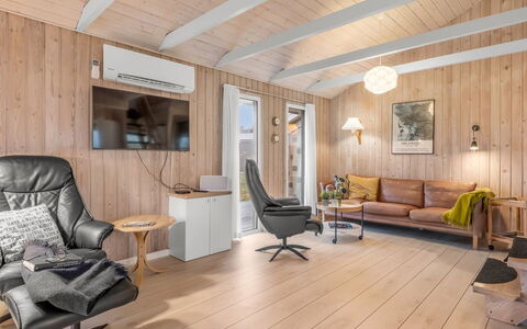 Casandra - 600M from the Sea