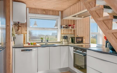 Casandra - 600M from the Sea