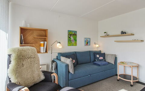 Iliane - 100M from the Sea: Mobilia, Interior Design, Parete, Pavimentazione, Pavimento, Legna, Divano, Camera, Soggiorno, Soffitto